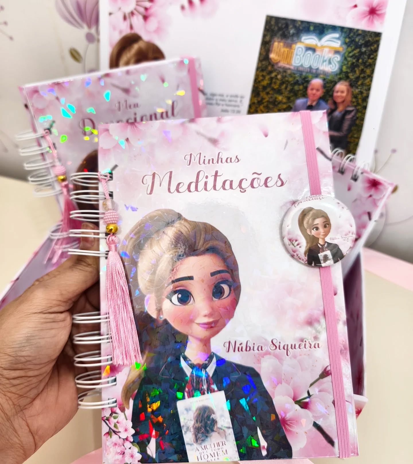 Caixa Personalizada com Caderno Minhas Meditações + Devocional + Bloquinho de anotações + Caneca + Marcador Magnético
