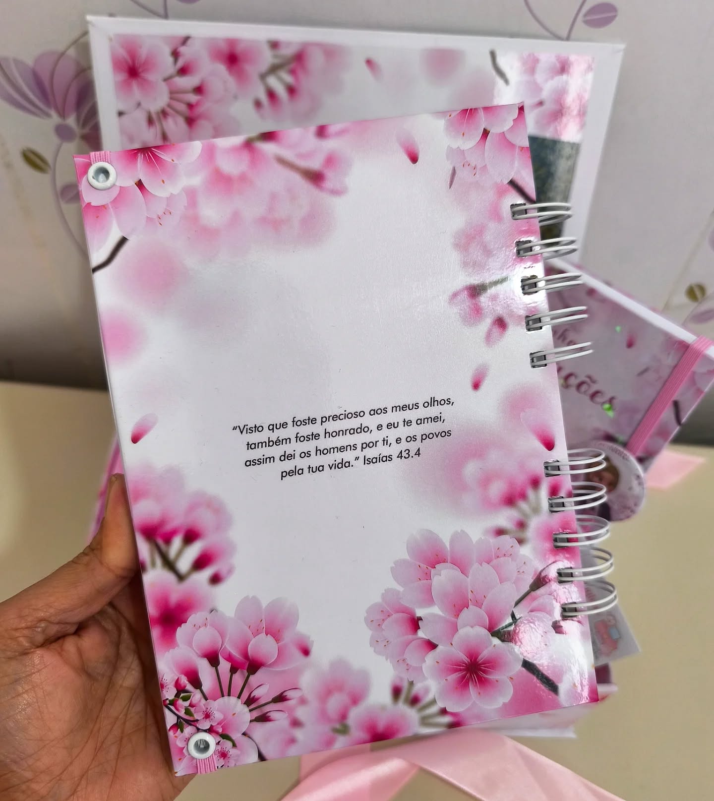 Caixa Personalizada com Caderno Minhas Meditações + Devocional + Bloquinho de anotações + Caneca + Marcador Magnético